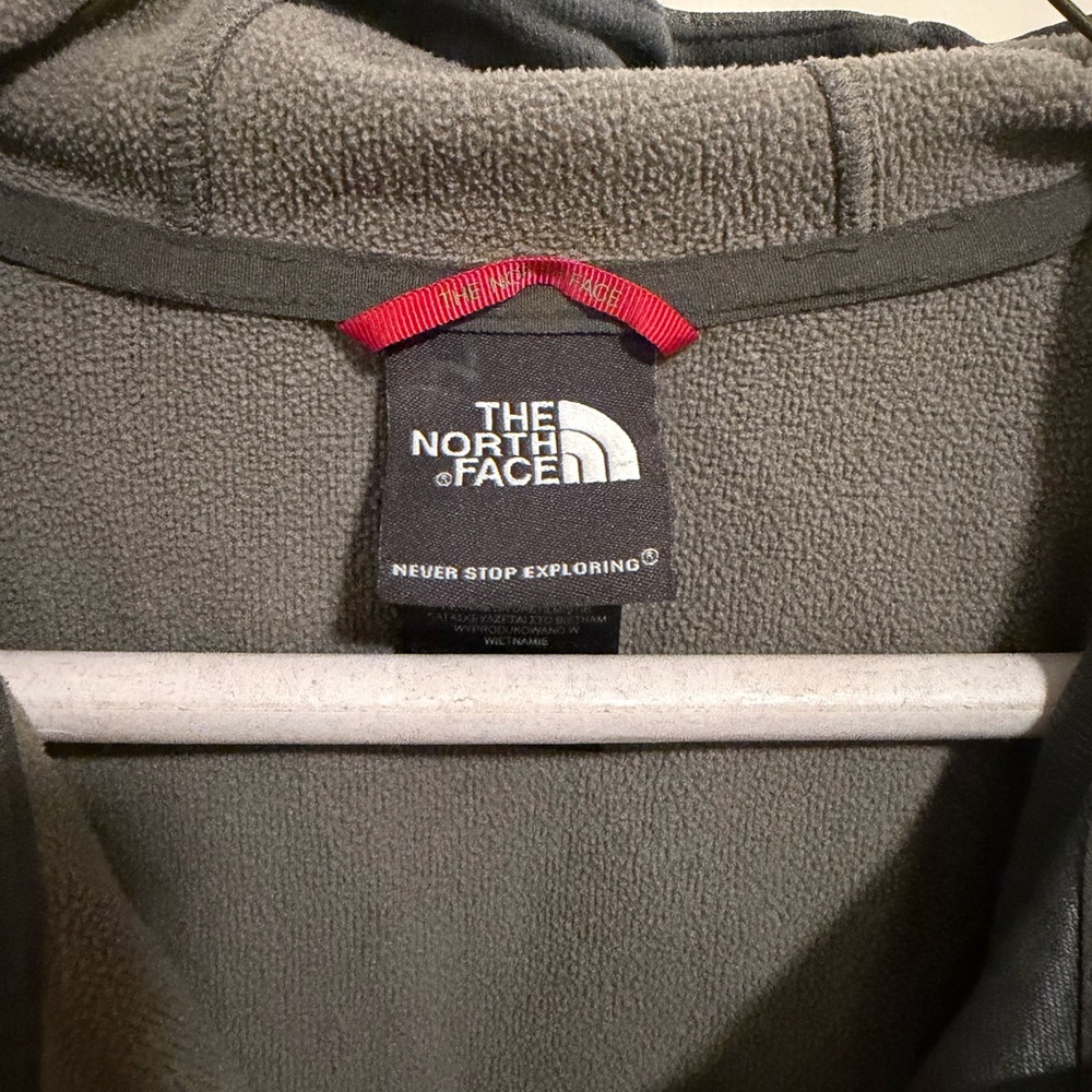 The North Face Gray Fleece Jacket with White Logo and Red Loop - Picture 2 of 3
